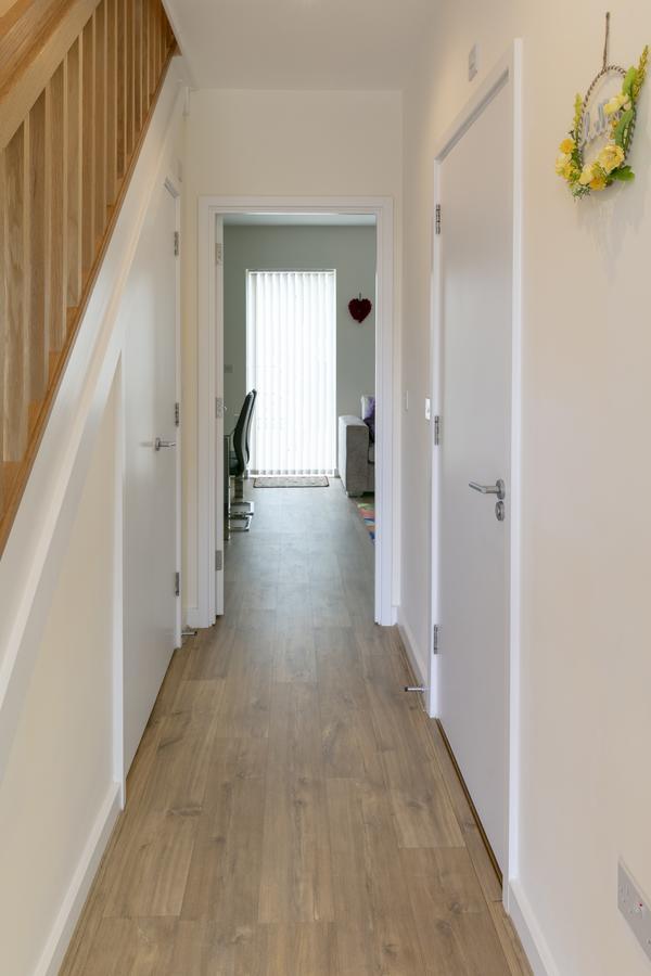 Modern & Exquisite Trumpington Townhouse With Parking & 5 Mins To Papworth Hospital Кембридж Екстер'єр фото