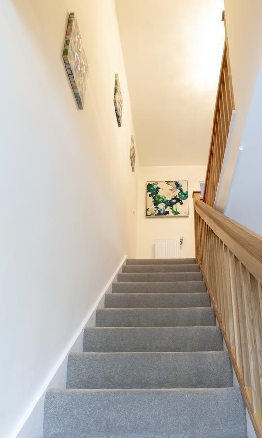 Modern & Exquisite Trumpington Townhouse With Parking & 5 Mins To Papworth Hospital Кембридж Екстер'єр фото